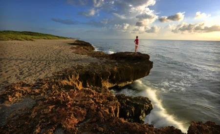 Blowing Rocks Preserve